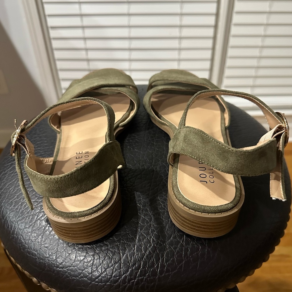 Olive Greene Journee Collectio Women's Sandals 💚! Best Offer Accepted! - Picture 4 of 8